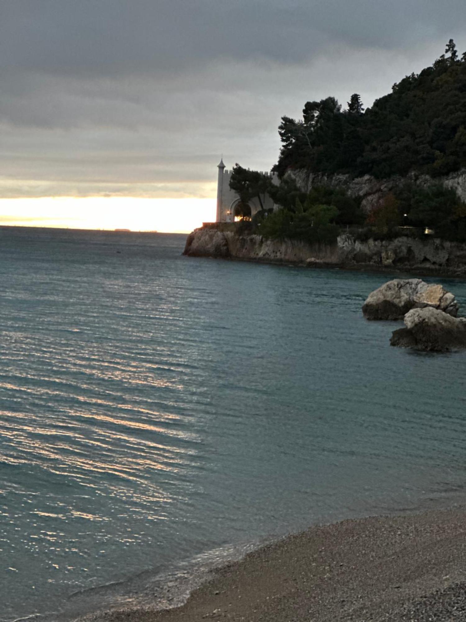 Appartement Le Rive Del Revoltella à Trieste Extérieur photo