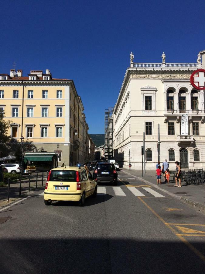 Appartement Le Rive Del Revoltella à Trieste Extérieur photo
